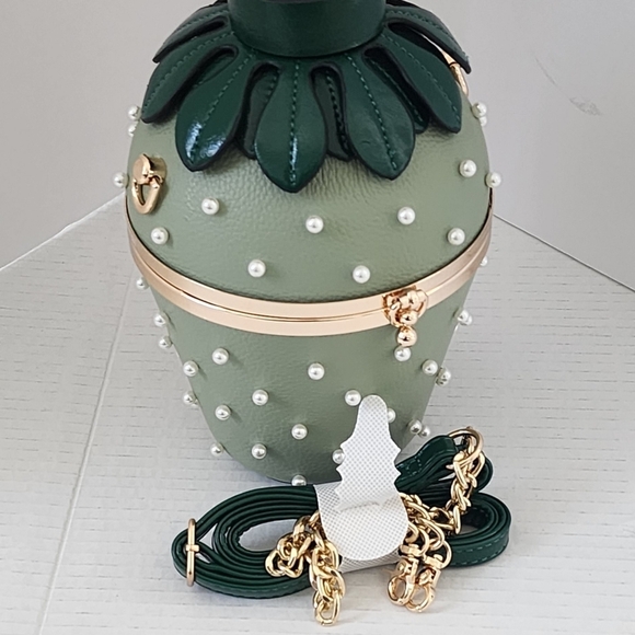 Stylish Women's Green Strawberry Shape Pearl Embellished Leather Handbag - Picture 7 of 9